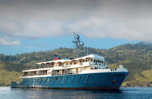Side view on Kudanil Explorer expedition yacht for charter