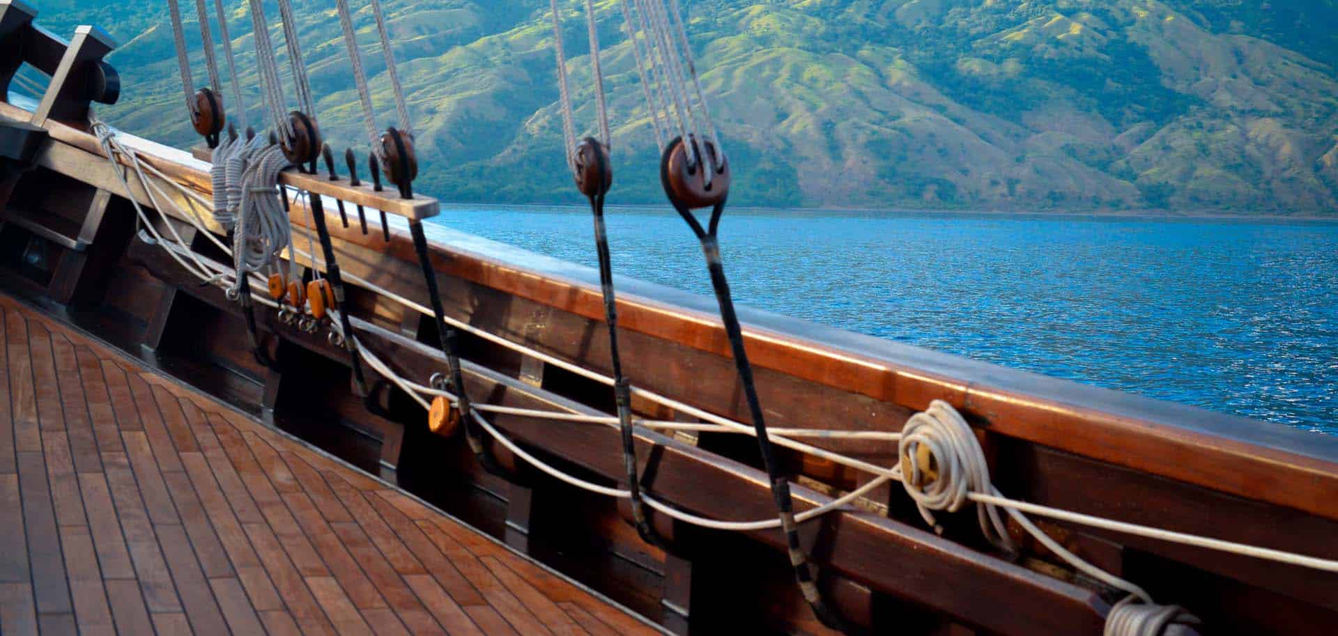 Dunia Baru wooden sails holders